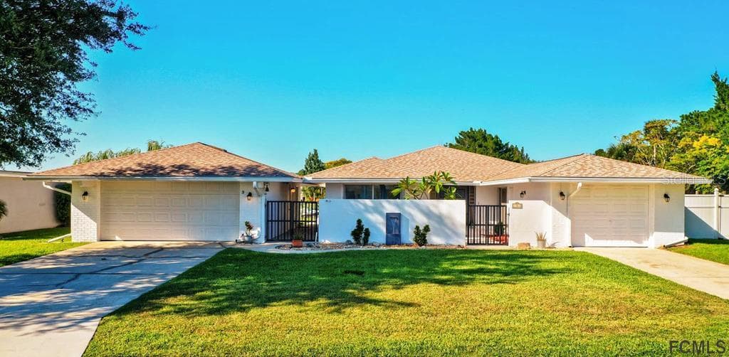 3 CARDWELL COURT PALM COAST, FL 32137