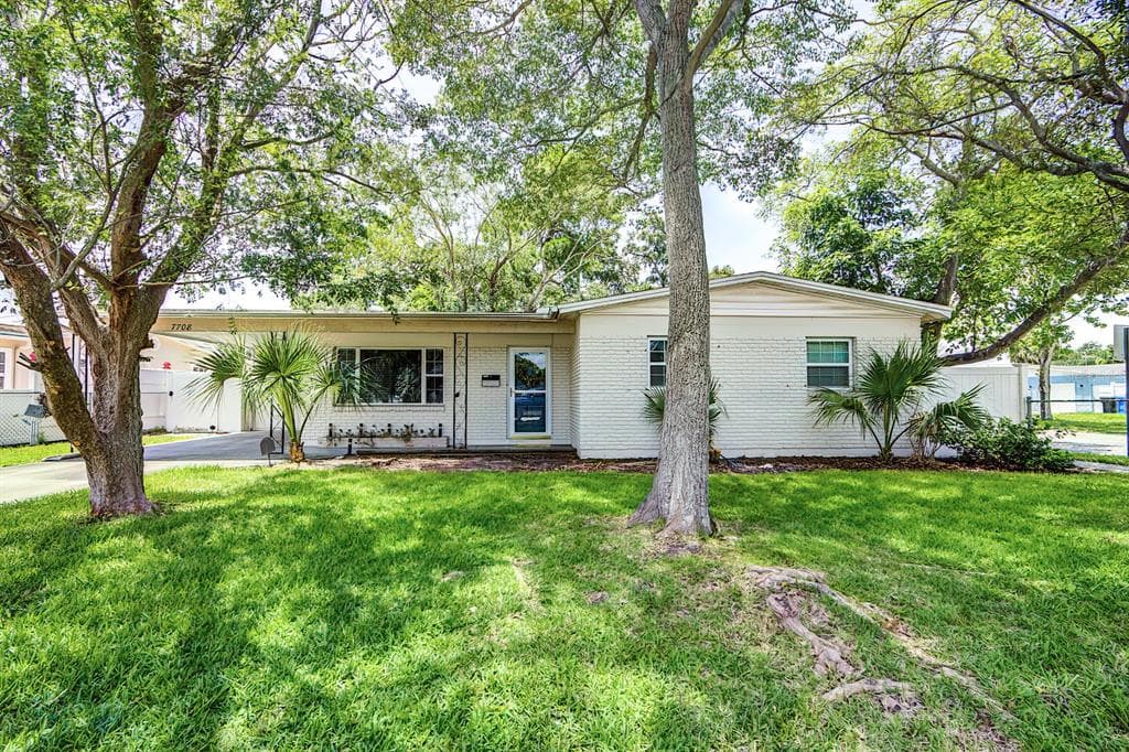 7708 W CLIFTON STREET TAMPA, FL 33615
