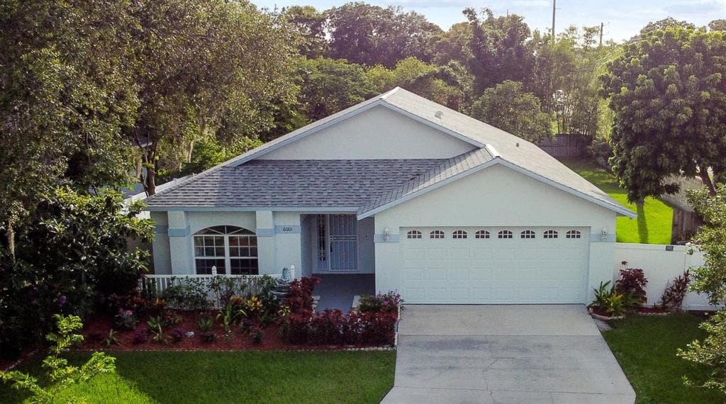 6001 CRICKETHOLLOW DRIVE