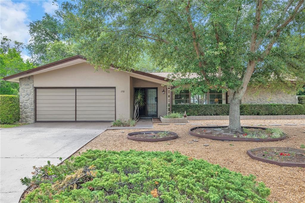1781 42ND WAY N ST PETERSBURG, FL 33713