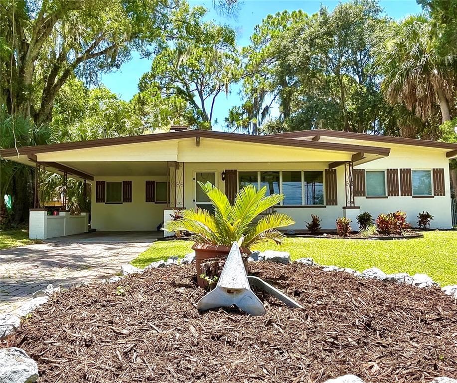 8207 CORMEL STREET PORT RICHEY, FL 34668
