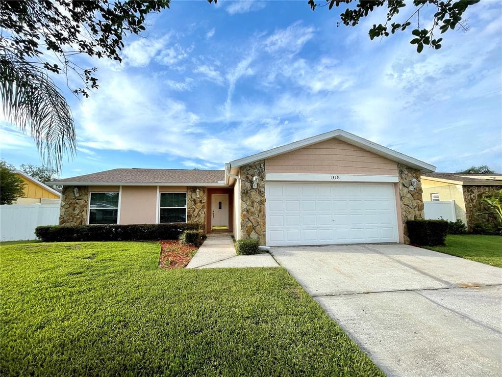 1319 FOXBORO DRIVE BRANDON, FL 33511