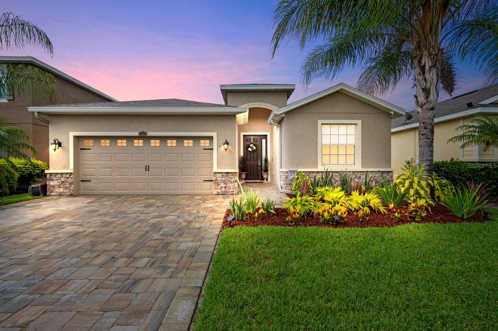 11514 WARREN OAKS PLACE
