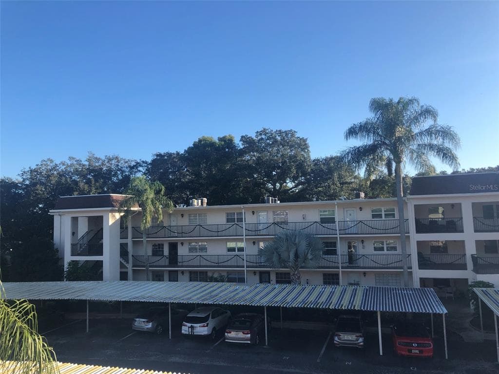 861 MAPLE COURT UNIT 307 DUNEDIN, FL 34698