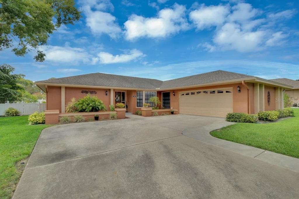 1090 LEMON TREE LANE PALM HARBOR, FL 34683