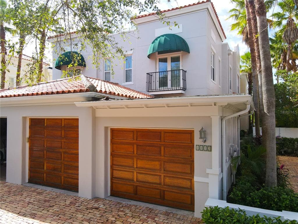 1113 ABBEYS WAY TAMPA, FL 33602