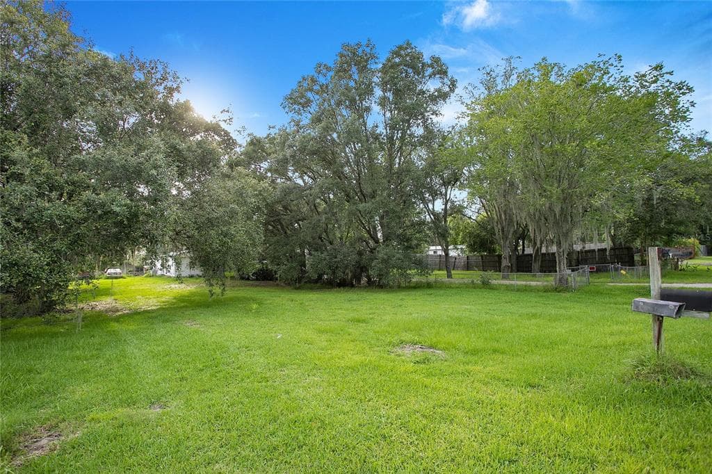 1621 DAWN HEIGHTS DRIVE LAKELAND, FL 33801