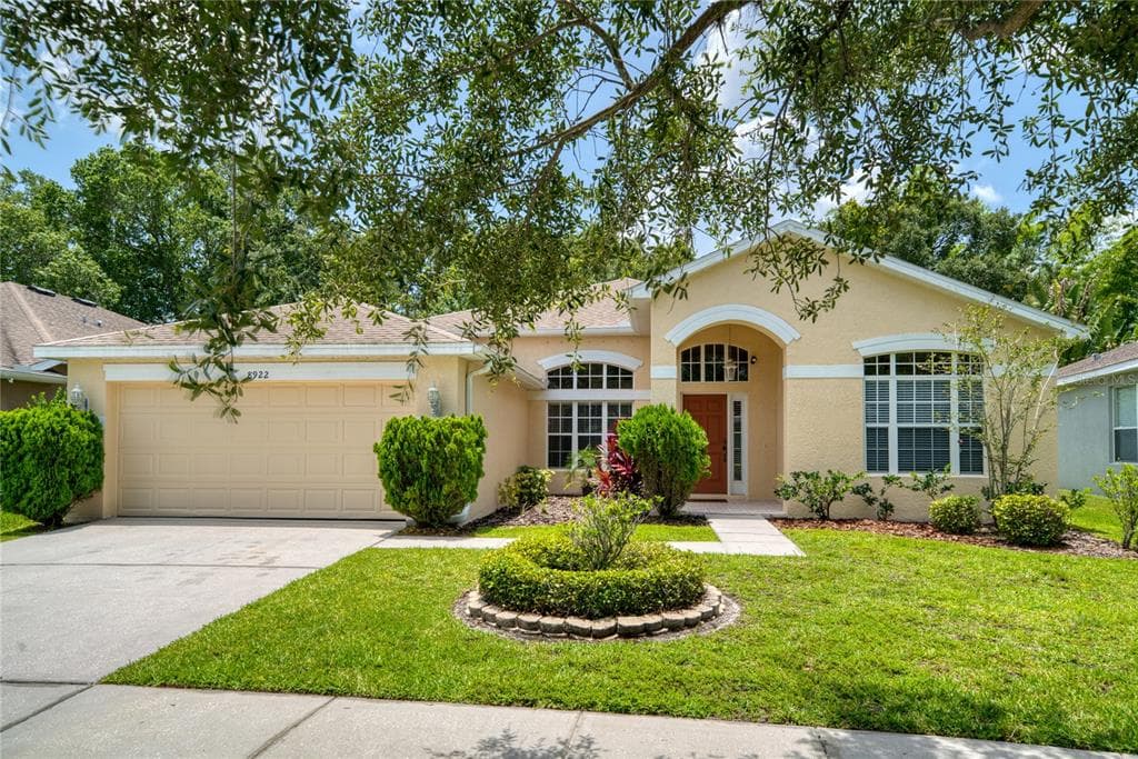 8922 N RIVER ROAD TAMPA, FL 33635