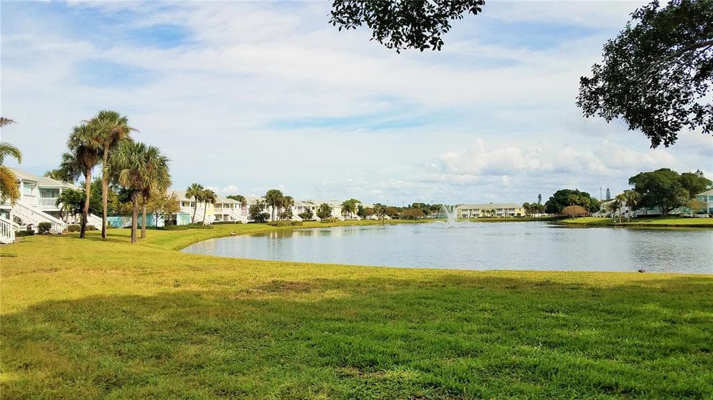 108 POMPANO DRIVE SE UNIT B ST PETERSBURG, FL 33705