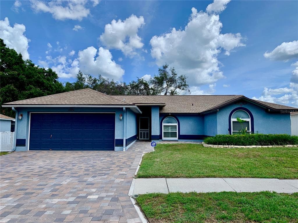 24234 TWIN LAKE DRIVE LAND O LAKES, FL 34639