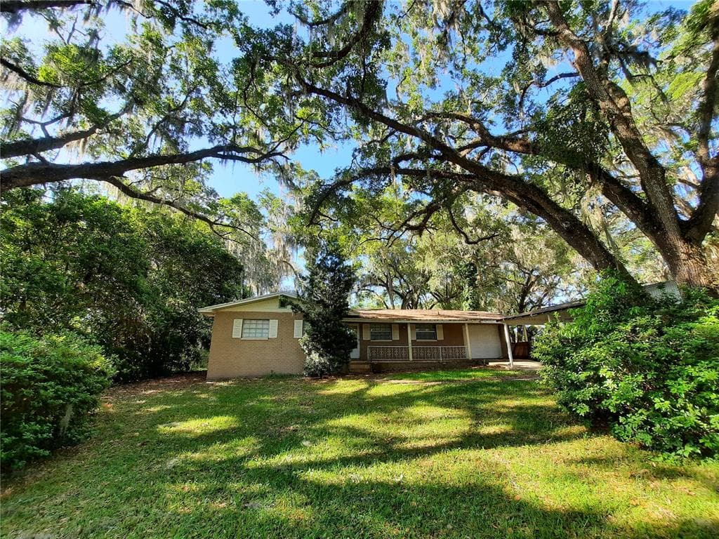 505 COLONIAL DRIVE BROOKSVILLE, FL 34601