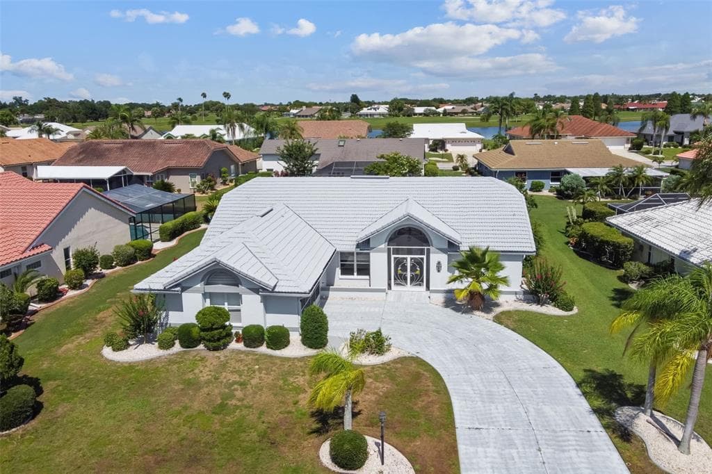 2044 BERRY ROBERTS DRIVE SUN CITY CENTER, FL 33573