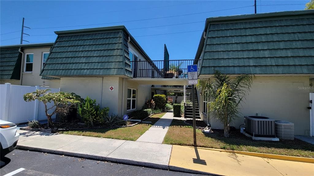1799 N HIGHLAND AVENUE UNIT 24