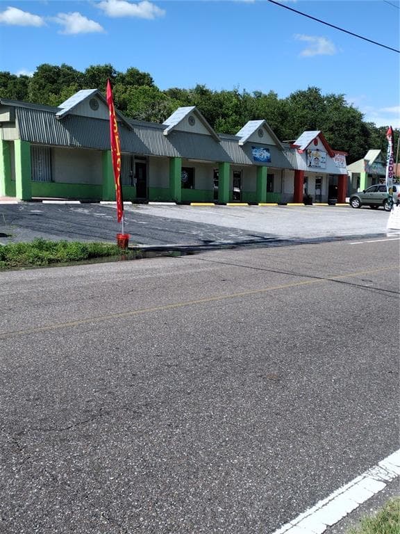 10802 MAIN UNIT A THONOTOSASSA, FL 33592