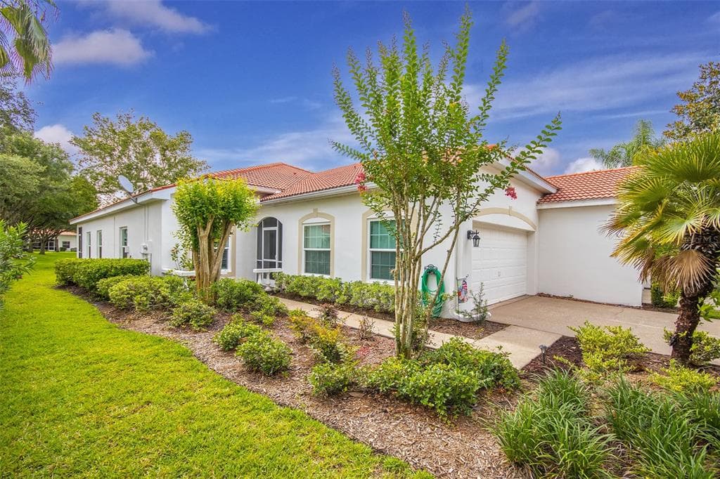 10227 DEVONSHIRE LAKE DRIVE TAMPA, FL 33647