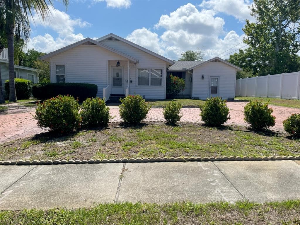 415 N LINCOLN AVENUE CLEARWATER, FL 33755