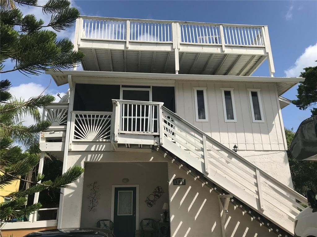 847 HADDOCK AVENUE NEW SMYRNA BEACH, FL 32169