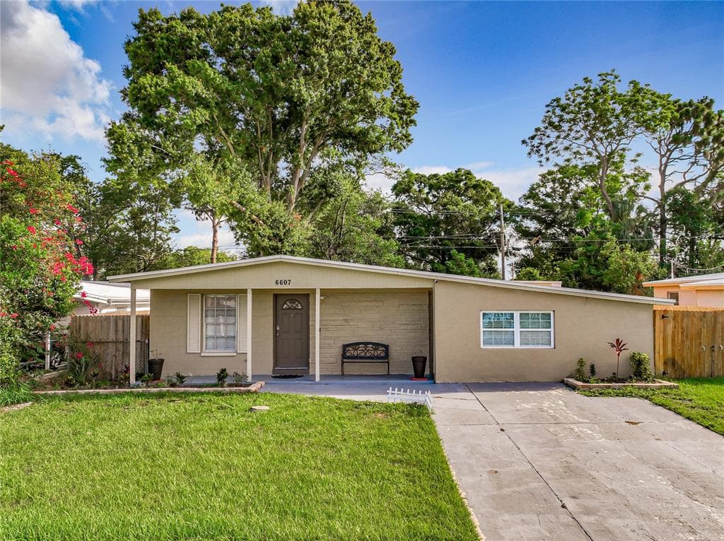 6607 W PARIS STREET TAMPA, FL 33634