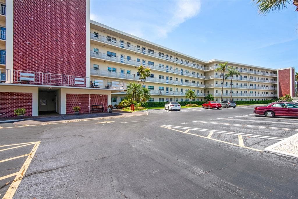 5575 GULF BOULEVARD UNIT 323