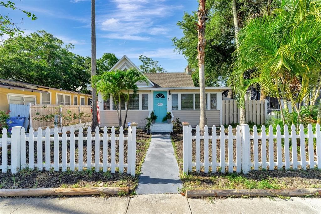 1540 BALLARD PARK DRIVE BRADENTON, FL 34205