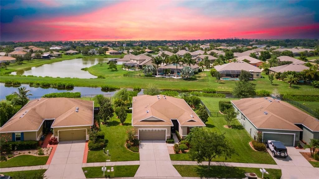 222 STAR SHELL DRIVE APOLLO BEACH, FL 33572
