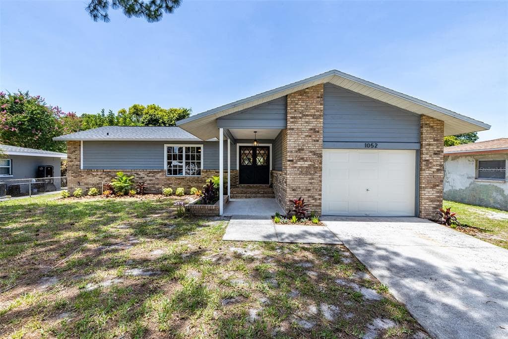 1052 GLENWOOD DRIVE DUNEDIN, FL 34698