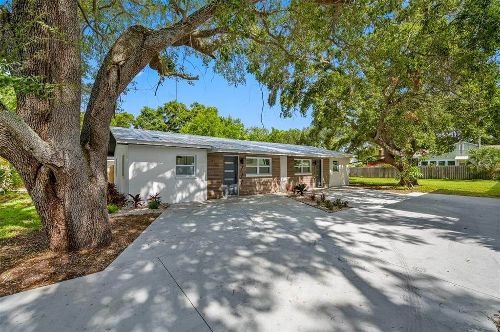 777 &779 12TH AVENUE N ST PETERSBURG, FL 33701