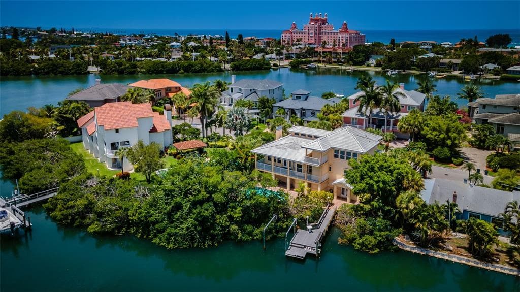 8 MANGROVE POINT ST PETE BEACH, FL 33706