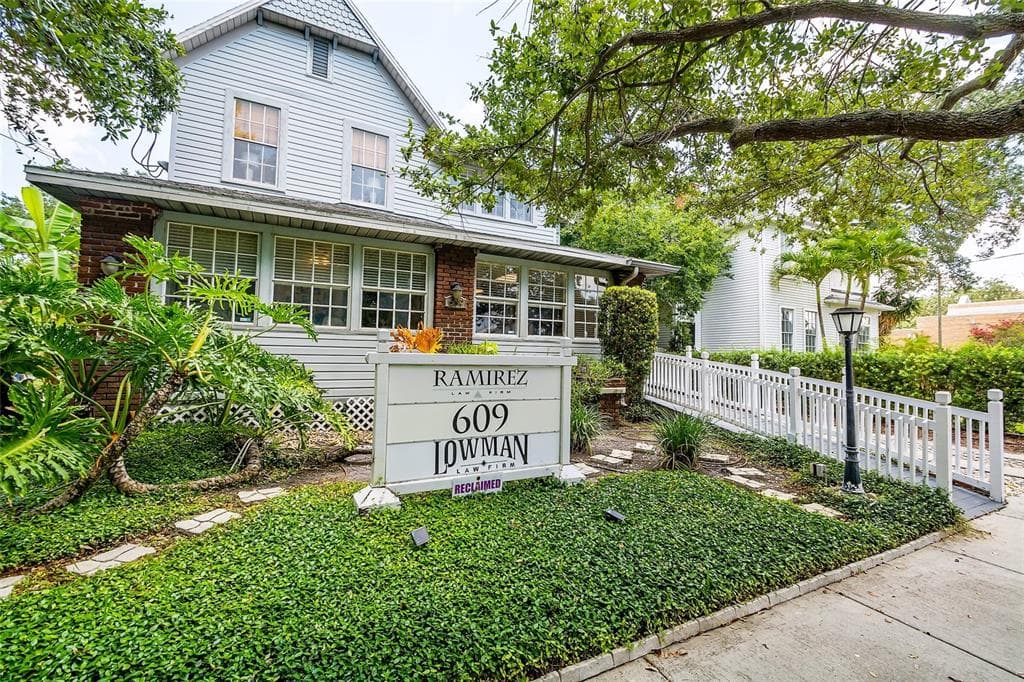 609 W AZEELE STREET