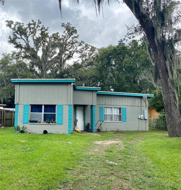 402 LUTIE DRIVE VALRICO, FL 33594
