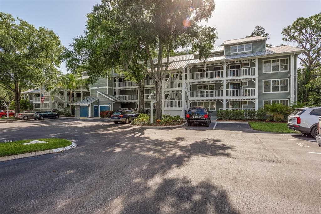 2577 DOLLY BAY DRIVE UNIT 304 PALM HARBOR, FL 34684