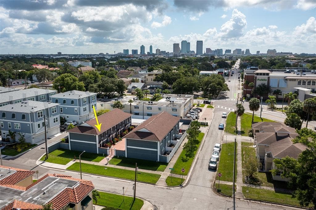 212 S TAMPANIA AVENUE UNIT 212 TAMPA, FL 33609