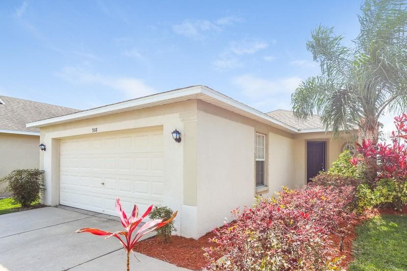 908 SEMINOLE SKY DRIVE RUSKIN, FL 33570