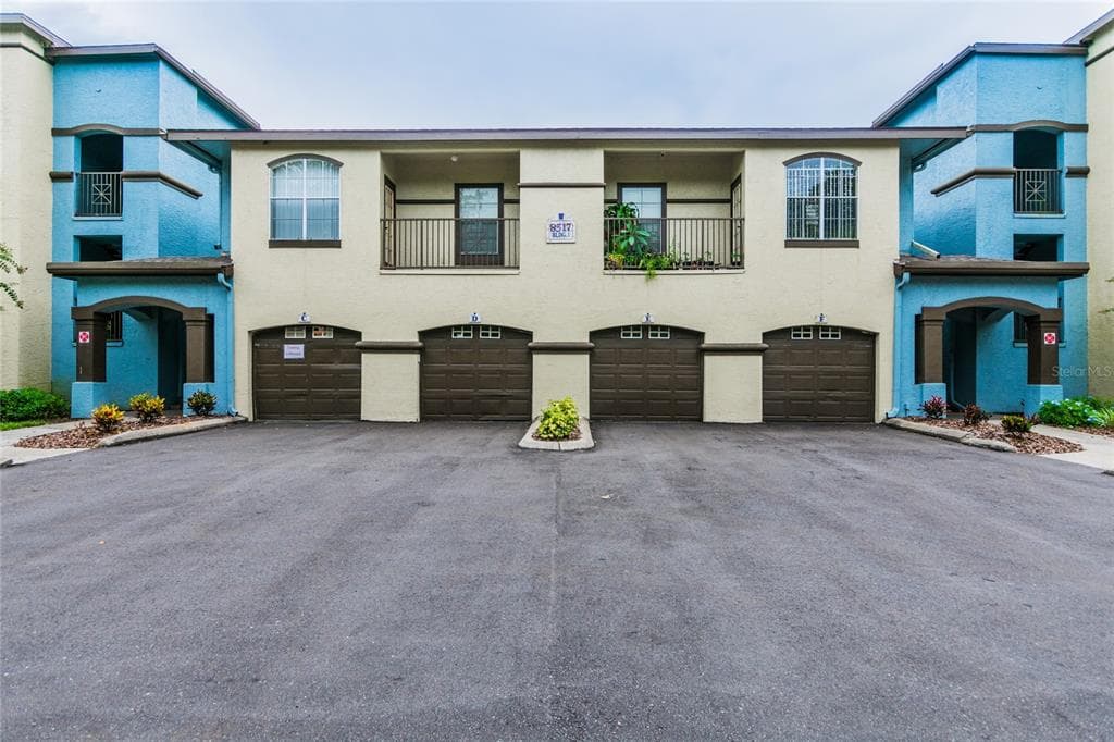 8517 SEA HARBOUR LANE UNIT 302 TEMPLE TERRACE, FL 33637