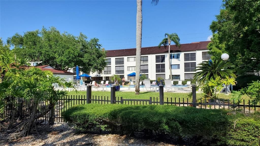 2595 COUNTRYSIDE BOULEVARD UNIT 8308 CLEARWATER, FL 33761