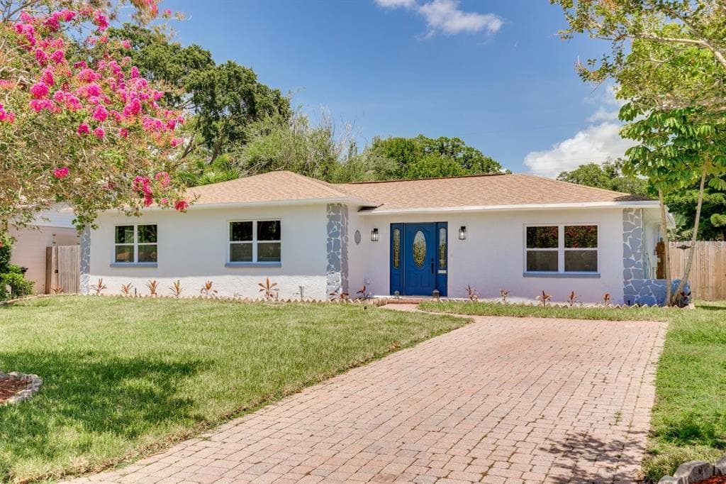 2401 52ND STREET N ST PETERSBURG, FL 33710