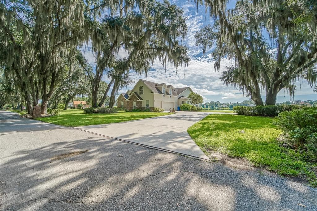 2505 MAGNOLIA LEAF LANE