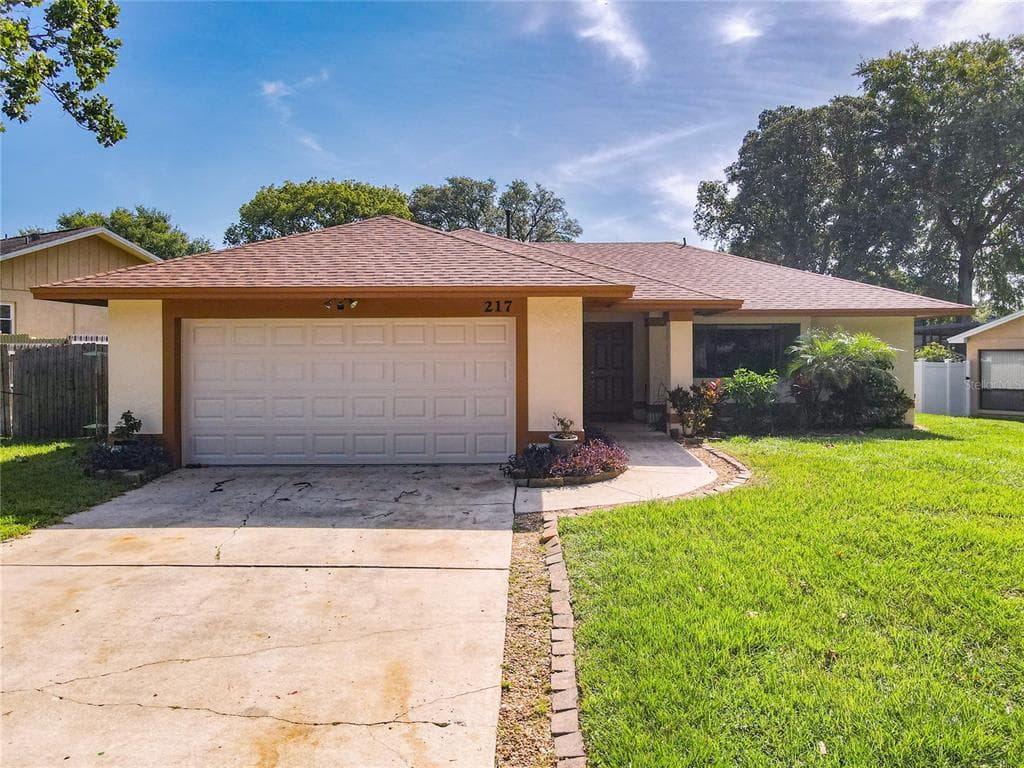 217 DUBLIN DRIVE LAKE MARY, FL 32746