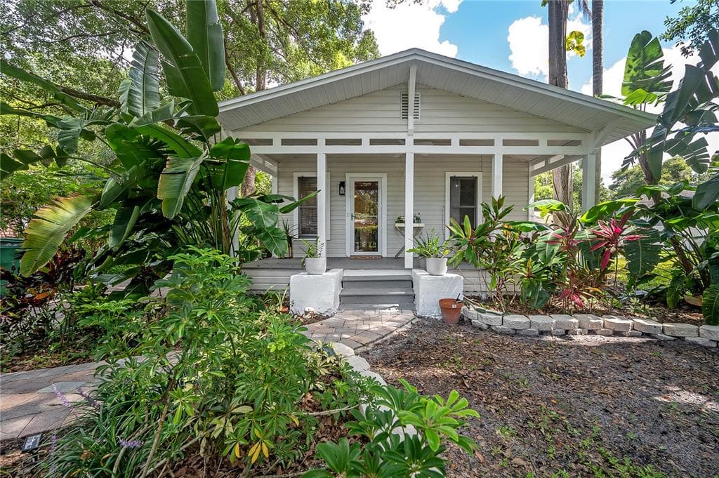 1002 E FLORA STREET TAMPA, FL 33604