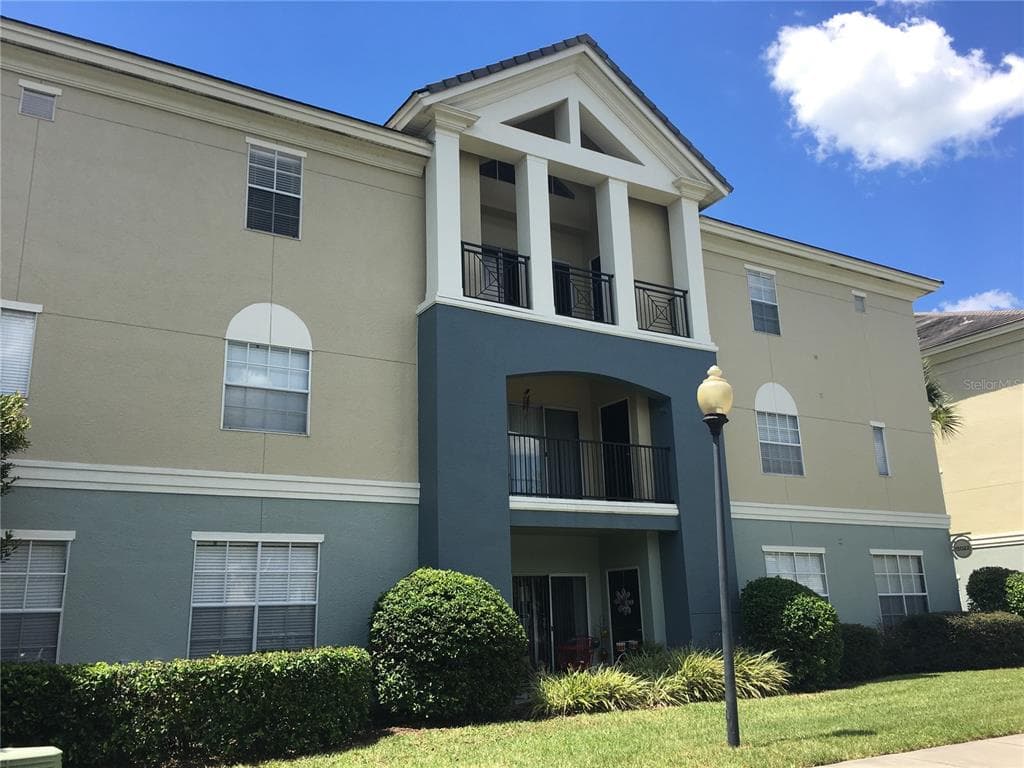 14901 ARBOR SPRINGS CIRCLE UNIT 304 TAMPA, FL 33624