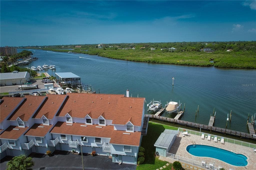19201 VISTA LANE UNIT B10 INDIAN SHORES, FL 33785