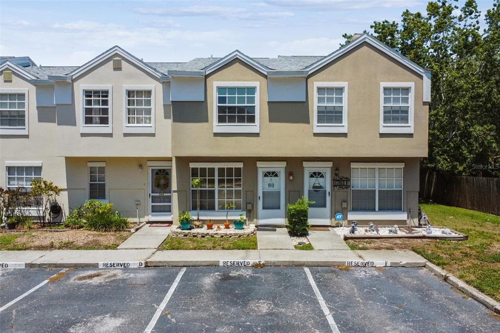 6761 N 121ST AVENUE UNIT E LARGO, FL 33773