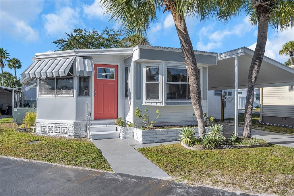 4851 W GANDY BOULEVARD UNIT B5L30 TAMPA, FL 33611