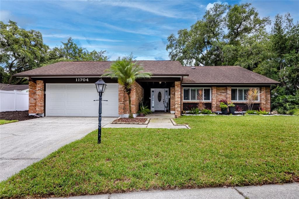 11704 PLUMOSA ROAD TAMPA, FL 33618