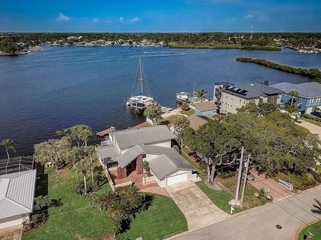 5033 WATERSIDE DRIVE PORT RICHEY, FL 34668