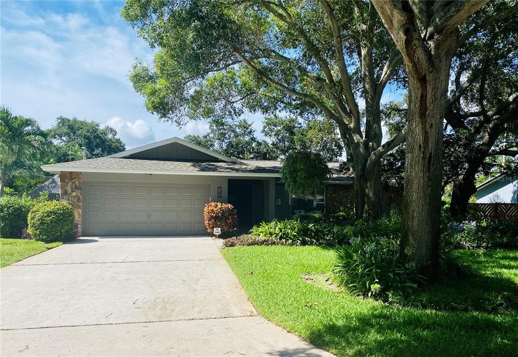 143 58TH AVENUE S ST PETERSBURG, FL 33705