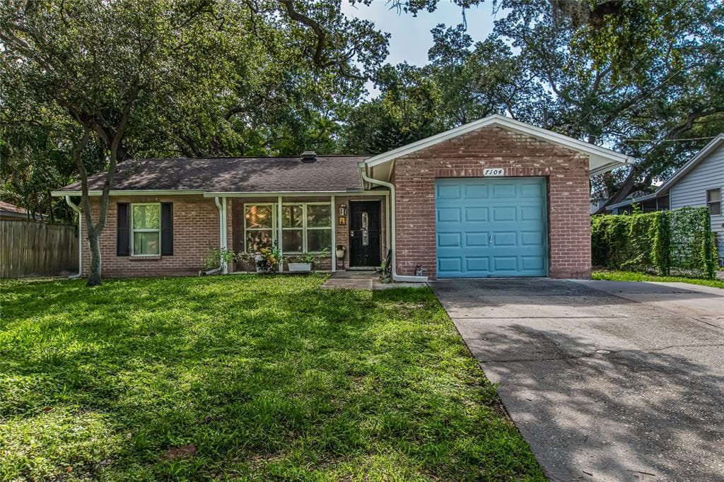 7104 S SHAMROCK ROAD TAMPA, FL 33616