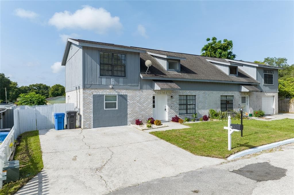 722 GASPARINO COURT SEFFNER, FL 33584