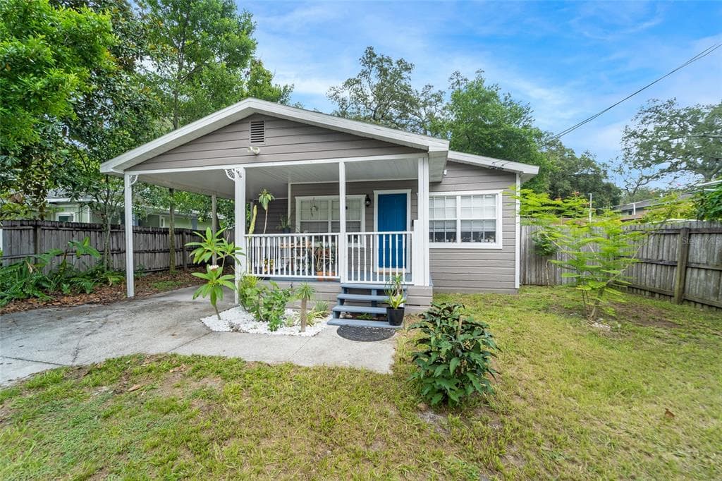 8917 N DEXTER AVENUE TAMPA, FL 33604