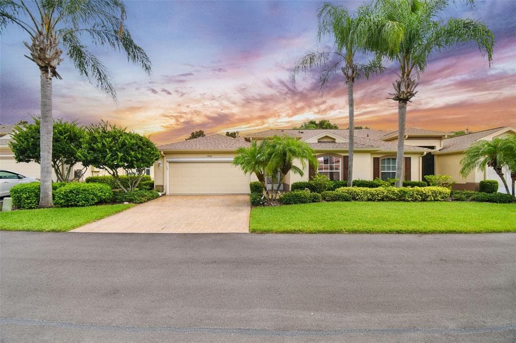 1942 ACADIA GREENS DRIVE UNIT 19 SUN CITY CENTER, FL 33573
